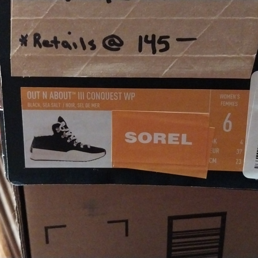 Size 6 Sorel Women's Boots/Shoes. - Picture 4 of 4